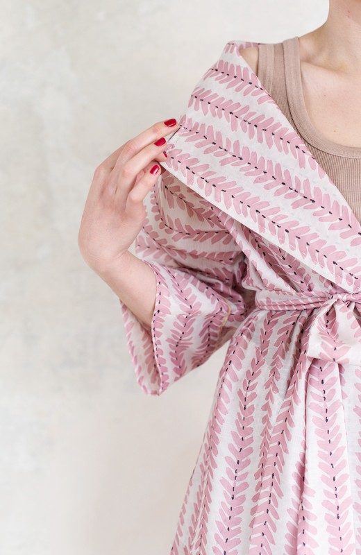 QUEEN JACKET TRAVEL EDITION...