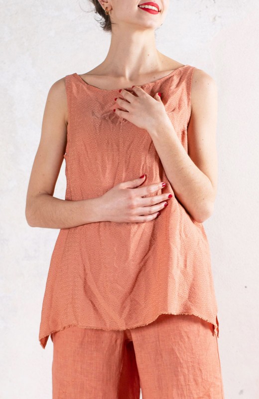 SILK TRAVEL TOP BOOK...